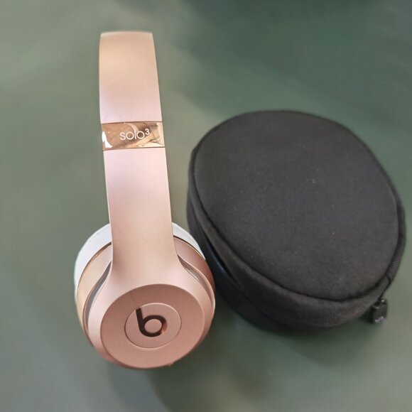 Beats Solo3 Wireless Headband Bluetooth Bass Used Running 98 New - Picture 12 of 15